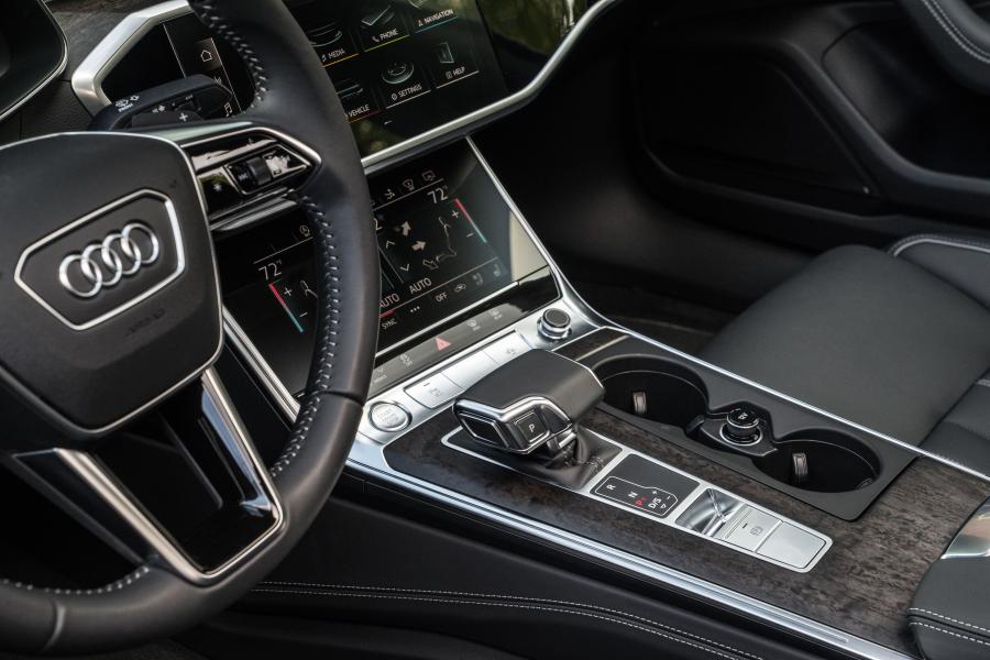 Детали интерьера Audi A7 Sportback 3.0 TFSI Quattro 2018 года  (NA) (фото 18 из 39)